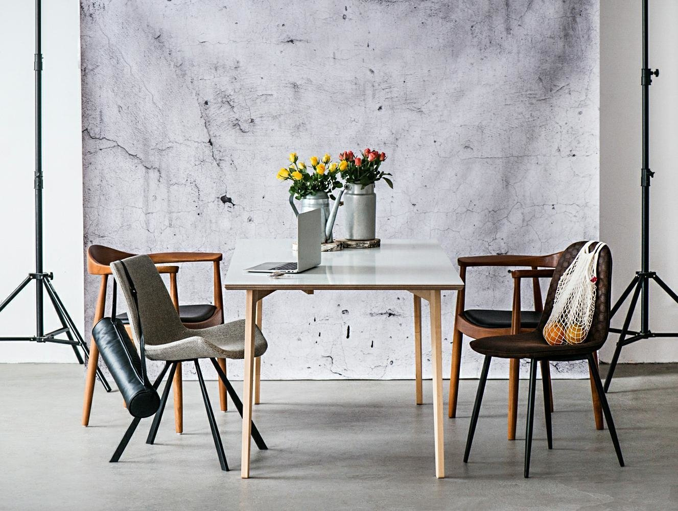 Krzesło drewniane President D2.DESIGN do jadalni z podłokietnikami retro tapicerowane eco skóra