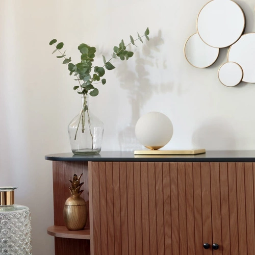 Lampka nocna Dris nowoczesna złota kula do sypialni szklana Atmosphera 17cm