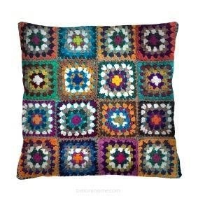 Poduszka dekoracyjna welurowa antyalergiczna FRANIA do salonu i sypialni multikolor 40x40