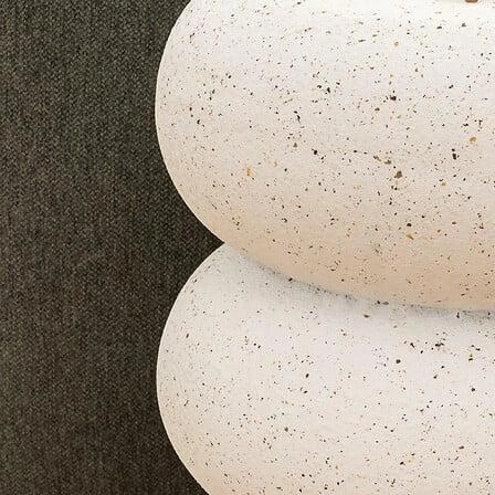 Atmosphera Stonento biały stolik pomocniczy okrągły do salonu w stylu japandi 35x35 cm