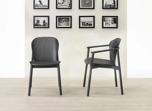 Krzesło drewniane Finn SCAB Design czarne nowoczesne do jadalni sztaplowane retro