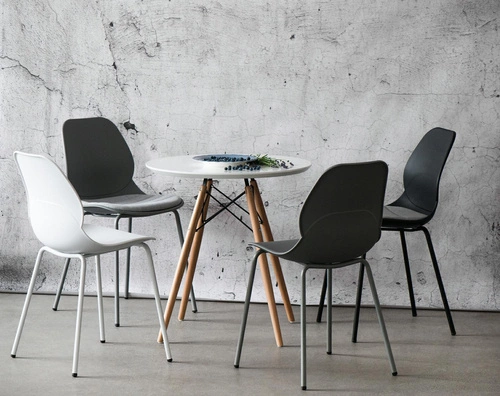 Krzesło Layer 4 czarne OUTLET