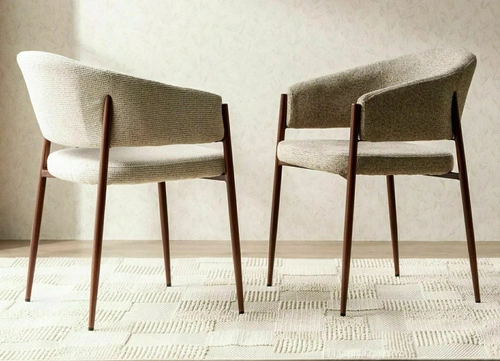 Krzesło Kapia tapicerowane beżowe z podłokietnikami do jadalni