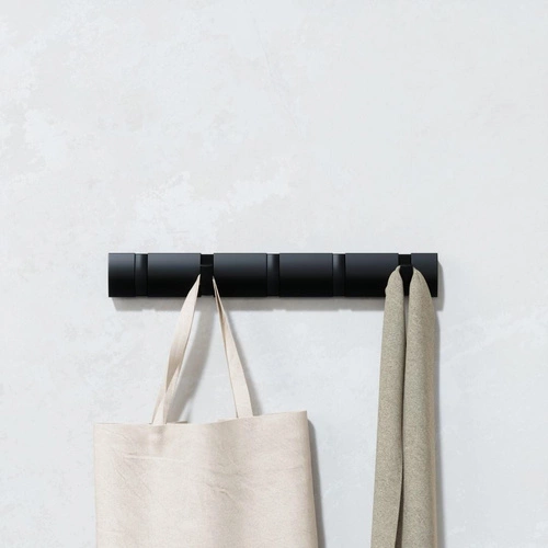 Wieszak ścienny Flip Umbra czarny nowoczesny na kurtki i torebki do przedpokoju 5 haczyków