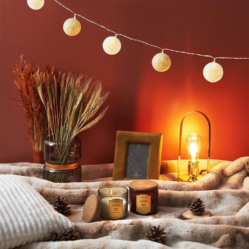 Poduszka dekoracyjna Geiko beżowa 40x40 nowoczesna do salonu i sypialni Intesi