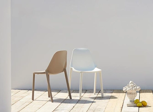 Krzesło PIU SCAB Design beżowe z tworzywa sztucznego do ogrodu i sali bankietowej, sztaplowane