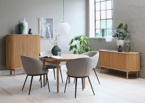 Komoda Carno drewniana ryflowana na nóżkach do salonu 110 cm