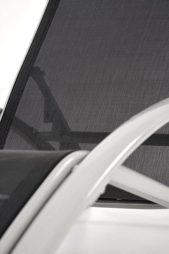 Zestaw 2 leżaków ogrodowych z oparciem i stolik Garith nowoczesny czarny Intesi na taras