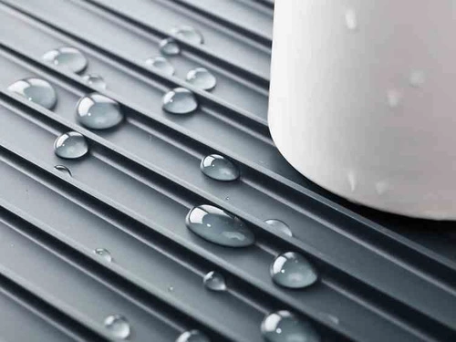 Joseph Joseph Y-RACK dwupoziomowy ociekacz do naczyń z odpływem i pojemnikiem na sztućce grafitowy