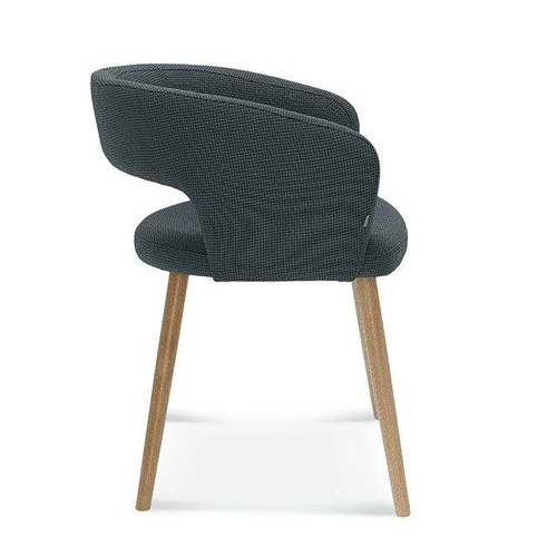 Krzesło tapicerowane z podłokietnikami Fameg Cube do jadalni bukowe nowoczesne personalizowane