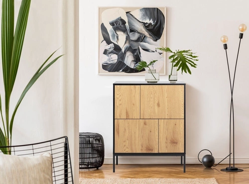 Komoda Seaford czarna dąb naturalny 80 cm industrialna na nóżkach do salonu Actona