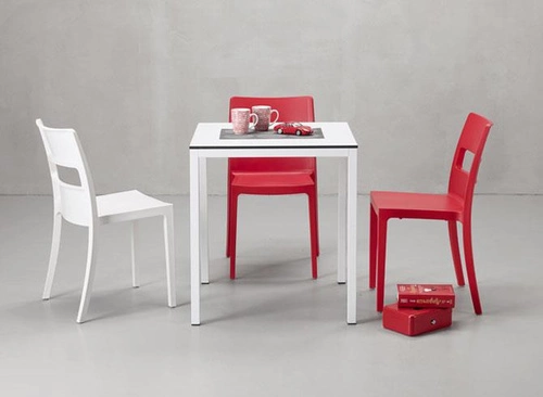 Krzesło Sai żółte ogrodowe z tworzywa sztaplowane do ogrodu i sal bankietowych SCAB Design