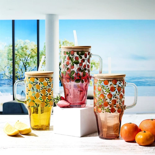 Szklany kubek Soleo 650ml z pokrywką i słomką do letnich napojów rustykalny czerwony Intesi