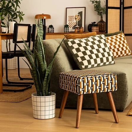 Podnóżek tapicerowany Chiara Atmosphera brązowy w stylu retro do salonu lub przedpokoju 40 cm