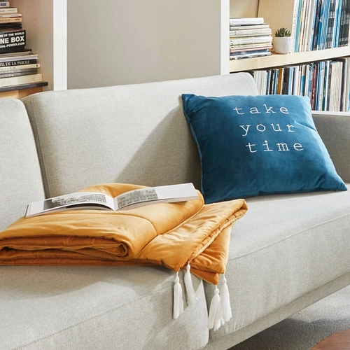 Aksamitna narzuta na łóżko 80x180 cm musztardowa nowoczesna Atmosphera do sypialni