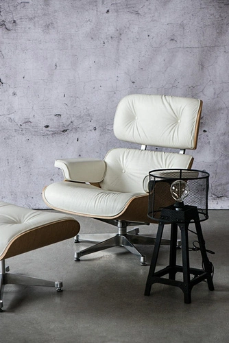 Fotel obrotowy Vip D2.DESIGN do salonu biały skóra naturalna nowoczesny glamour