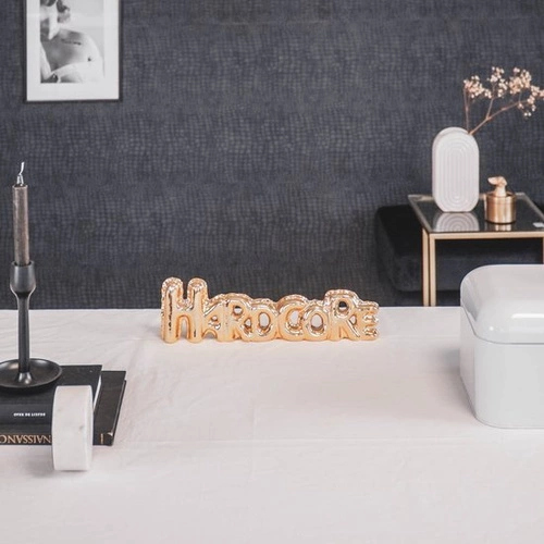 Figurka dekoracyjna Hardcore balonowa złota nowoczesna do salonu HV decor 33 cm