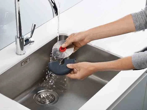 Joseph Joseph DISC nóż do pizzy z osłonką silikonową nowoczesny grafitowy