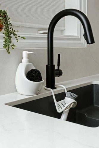 Dozownik na płyn do naczyń i gąbkę Joey Umbra biały ceramiczny do kuchni 591 ml