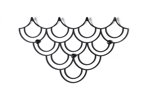 Wieszak ścienny metalowy Husk S czarny nowoczesny do przedpokoju i garderoby POLYHEDRA