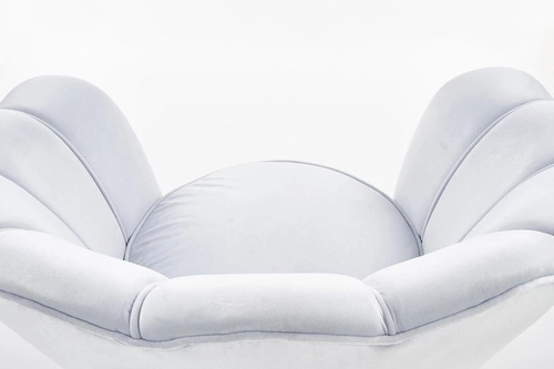 Fotel muszelka Amore błękitny welur do salonu nowoczesny glamour na złotych nogach Intesi