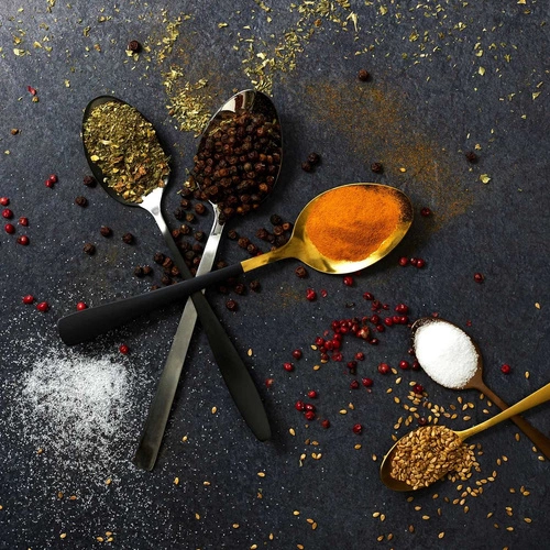 Zestaw sztućców Cerise złote i czarne ze stali nierdzewnej 16 elementów Intesi glamour