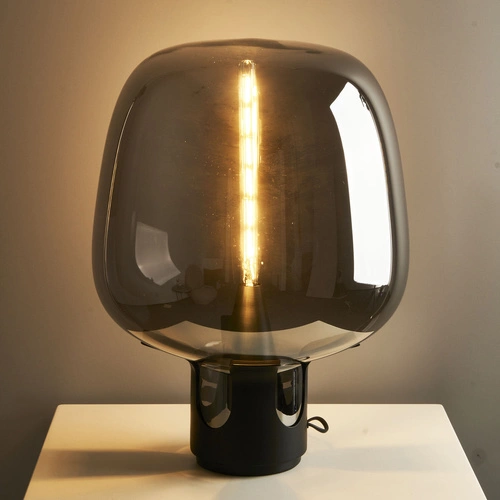 Nowoczesna czarna lampa stołowa FATA z przydymionym szkłem do salonu lub sypialni 46 cm Step into Design