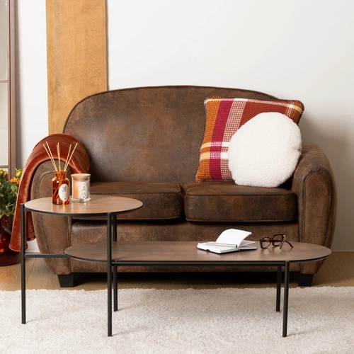 Sofa dwuosobowa klubowa Stanis vintage brązowa z podłokietnikami do salonu Atmosphera