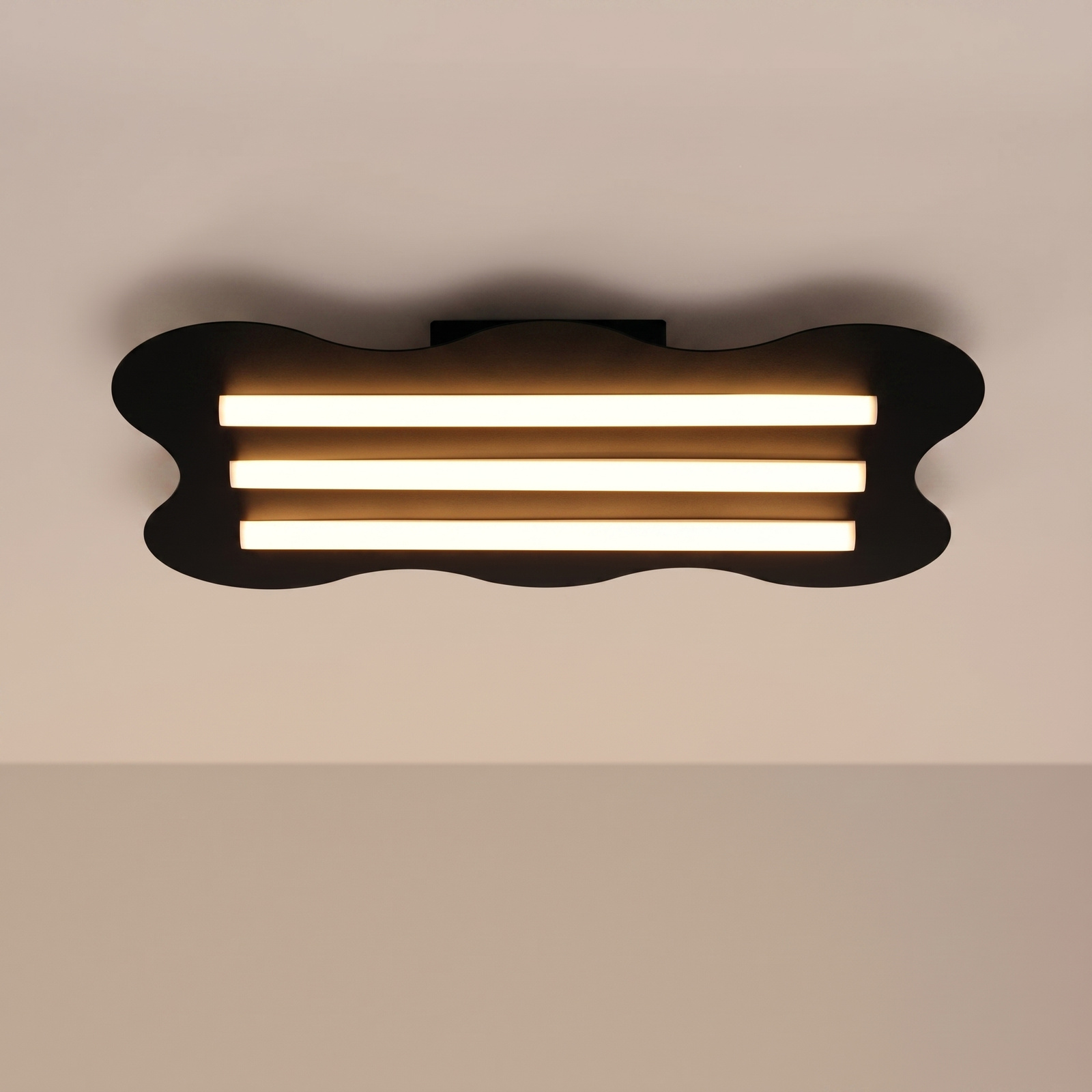 Plafon sufitowy KLOVER czarny nowoczesny LED do salonu 66 cm