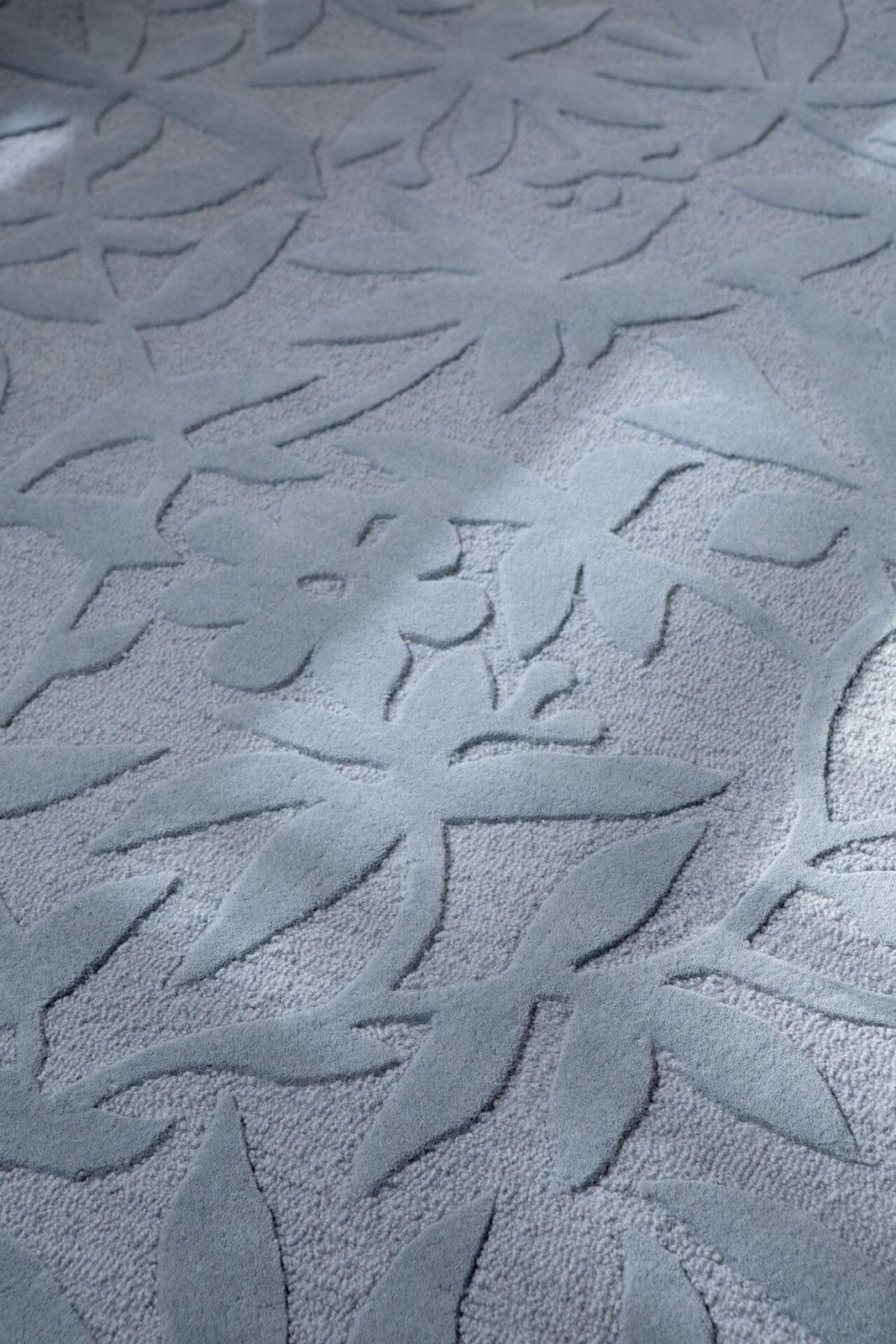 Dywan do salonu wełniany Cleavers Seaspray 140x200 nowoczesny niebieski ręcznie tkany