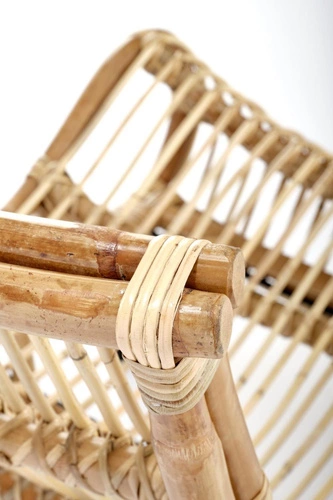 Fotel rattanowy Dami boho do salonu i na taras wypoczynkowy naturalny na czarnej podstawie