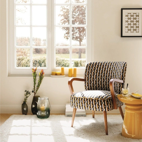 Fotel wypoczynkowy Chiara z podnóżkiem brązowy tapicerowany do salonu retro z podłokietnikami Atmosphera