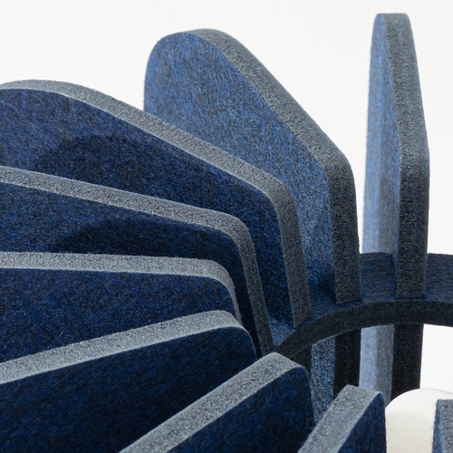 Lampa stojąca do salonu MULA 45 granatowa nowoczesna z filcowym abażurem 134 cm