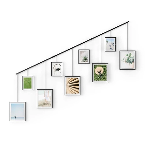 Zestaw czarnych ramek na zdjęcia wiszących Exhibit Umbra nowoczesna multiramka na ścianę