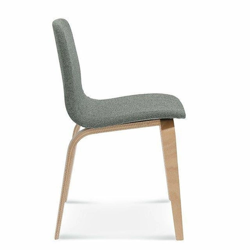 Krzesło tapicerowane do jadalni Hips Fameg nowoczesne bukowe personalizowane skandynawskie