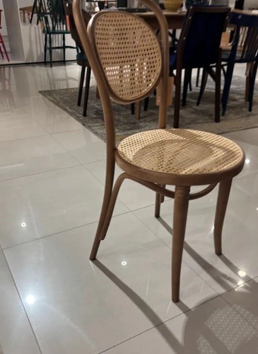 Krzesło Fameg A-10 wyplot buk standard    orzech mleczny 07 OUTLET