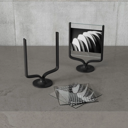 Ramka na zdjęcia 10x15 Wishbone Umbra czarna stojąca loftowa aluminiowa na biurko