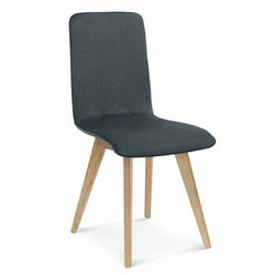 Krzesło tapicerowane skóra naturalna Fameg Cleo dębowe do jadalni nowoczesne personalizowane