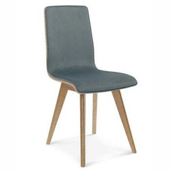 Krzesło tapicerowane Fameg Cleo do jadalni nowoczesne dębowe personalizowane na zamówienie