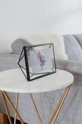 Ramka na zdjęcia 10x15 Umbra Prisma czarna nowoczesna metalowa wisząca lub stojąca