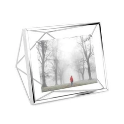 Ramka na zdjęcia 10x15 Umbra Prisma metalowa stojąca i wisząca nowoczesna szara