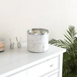 Organizer na biżuterię do szuflady Umbra Tesora chromowo-biały dwupoziomowy 13x13 cm