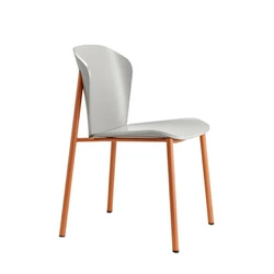 Krzesło do jadalni Finn SCAB Design nowoczesne drewniane szare z metalowymi nogami sztaplowane