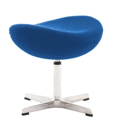 Podnóżek tapicerowany Jajo kaszmir inspirowany Egg niebieski do salonu nowoczesny D2.DESIGN