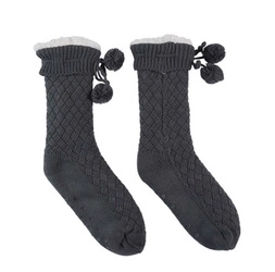 Skarpetki damskie Intesi szare plecione z pomponami, ciepłe i przyjemne w dotyku na zimę