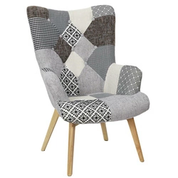 Fotel uszak Helsinki szary patchwork skandynawski do salonu na wysokich drewnianych nogach