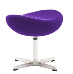 Podnóżek tapicerowany Jajo kaszmir inspirowany Egg fioletowy do salonu nowoczesny D2.DESIGN