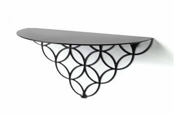 Nowoczesna półka ścienna na książki Holo czarna metalowa 37 cm POLYHEDRA do salonu