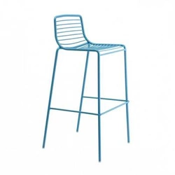 Hoker Summer niebieski metalowy z oparciem nowoczesny sztaplowany do kuchni i ogrodu 75 cm SCAB Design