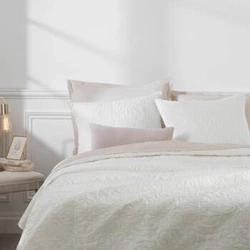 Nowoczesna narzuta na łóżko Arabeska 240x260 cm dwustronna z poszewkami Atmosphera kość słoniowa